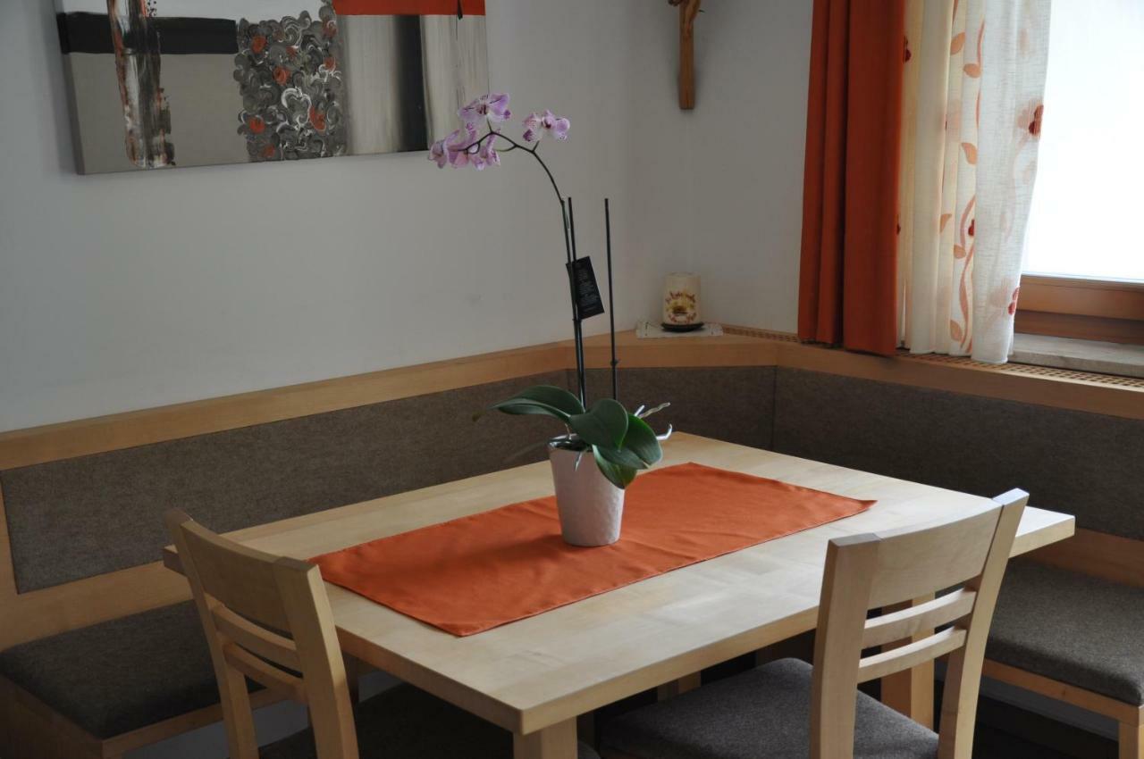 Gaestehaus Pfuss Caldaro Bagian luar foto